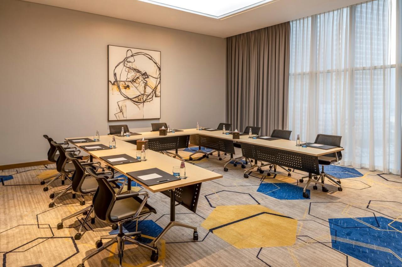 Pullman Sharjah Hotel Eksteriør billede Meeting room